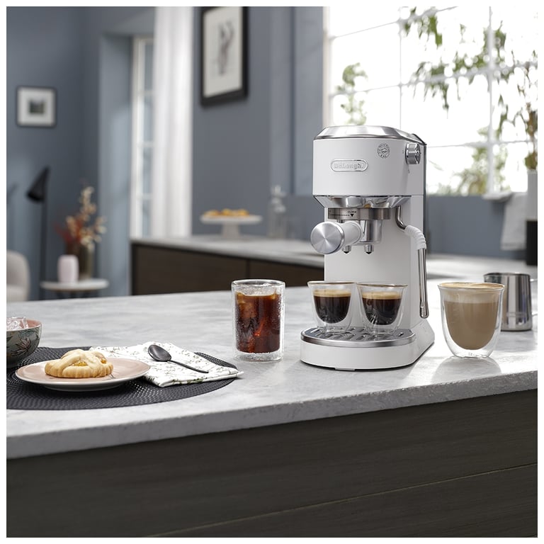 Ріжкова кавоварка еспресо DeLonghi EC 890.WI - фото 8