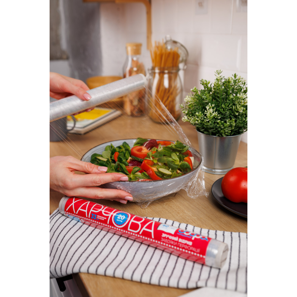 Плівка для продуктів Добра Господарочка З перфорацією 20 м (4820086522915) - фото 3 Плівка для продуктів Добра Господарочка З перфорацією 20 м (4820086522915) - фото 3