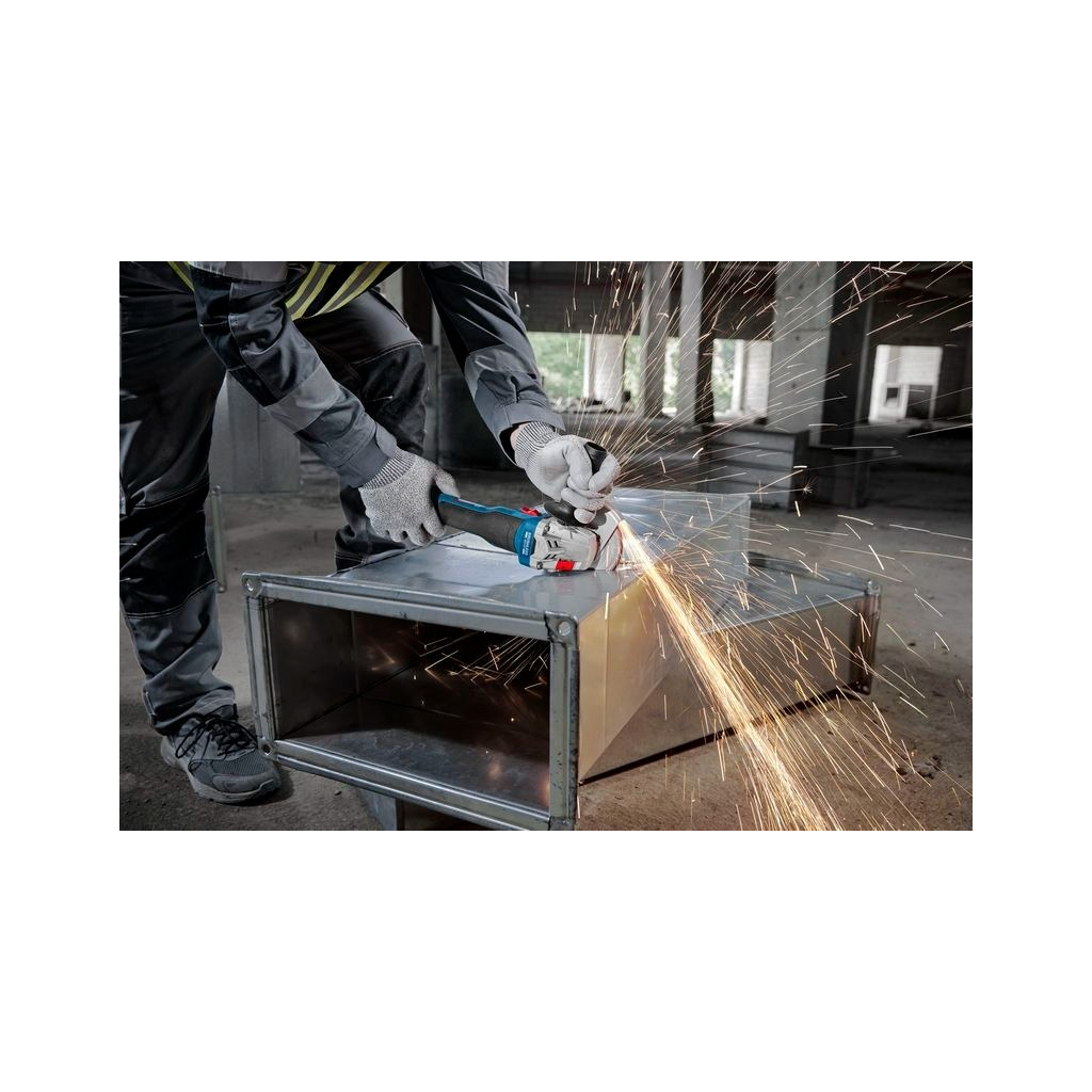 Шліфувальна машина Bosch GWS 18V-8 125мм, 18В, 2x4Ah, 0-11000об/хв, 1.7кг, кейс (0.601.9N9.020) - фото 4 Шліфувальна машина Bosch GWS 18V-8 125мм, 18В, 2x4Ah, 0-11000об/хв, 1.7кг, кейс (0.601.9N9.020) - фото 4