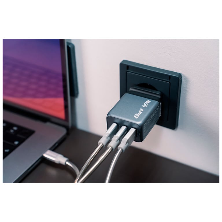 Зарядний пристрій Verbatim GaN 65 W 3 ports (2xUSB-C-65 W /USB-A -3.0) (32201) - фото 5