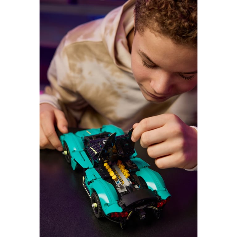 Конструктор LEGO Technic Aston Martin Valkyrie (42208) - фото 9