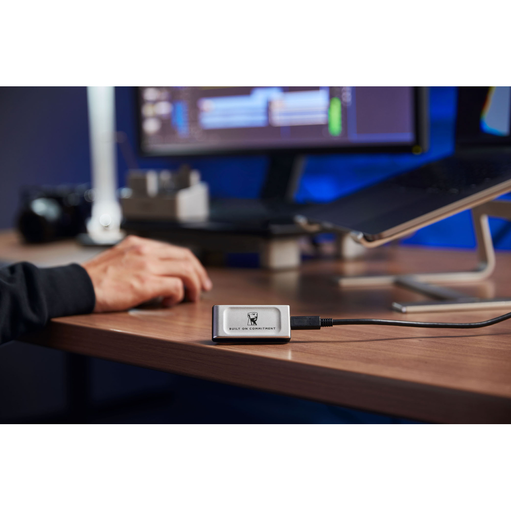 Накопичувач SSD USB Type-C 4TB XS2000 Kingston (SXS2000/4000GA) - фото 5 Накопичувач SSD USB Type-C 4TB XS2000 Kingston (SXS2000/4000GA) - фото 5