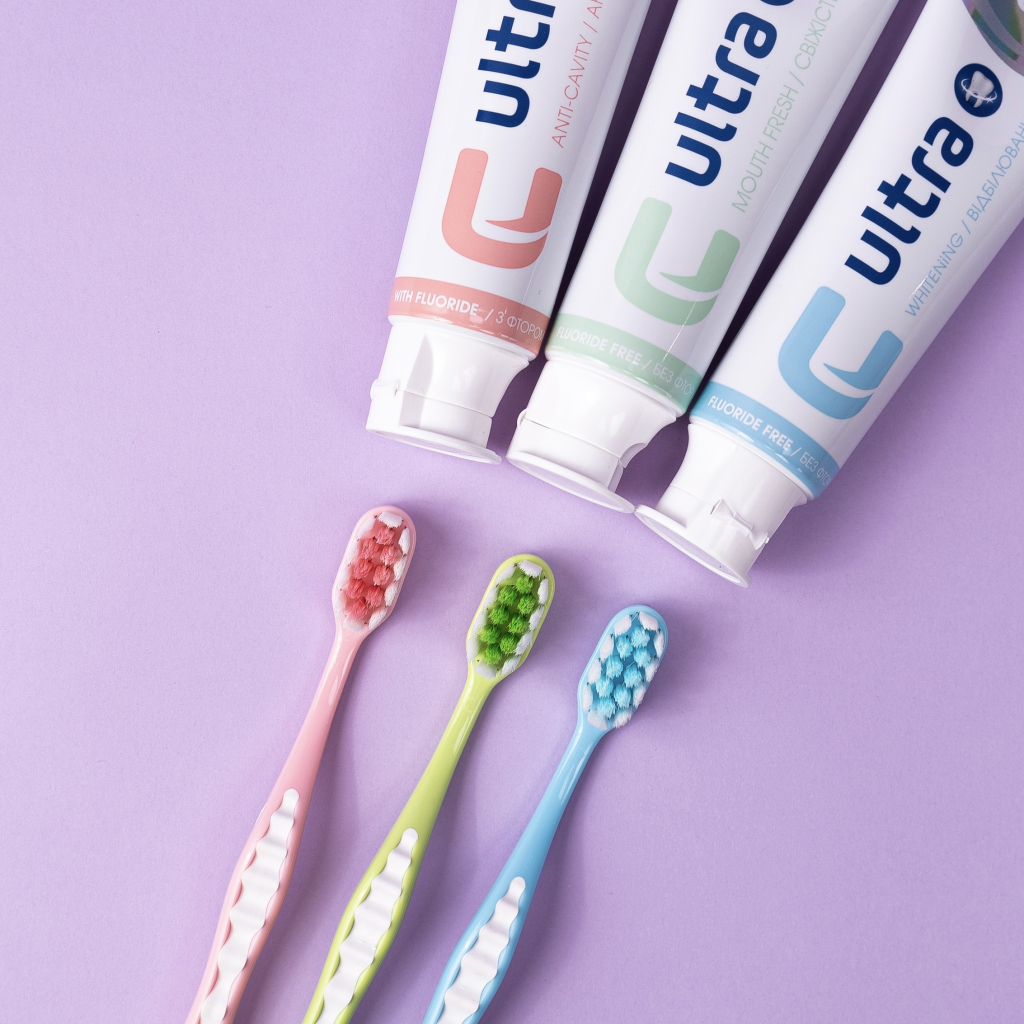 Зубна щітка Fesco Expert Clean Extra Soft Блакитна 1 шт. + Рожева 1 шт. (4820204702311) - фото 5 Зубна щітка Fesco Expert Clean Extra Soft Блакитна 1 шт. + Рожева 1 шт. (4820204702311) - фото 5