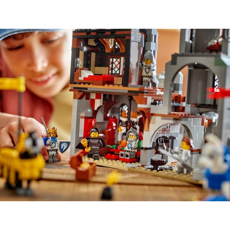 Конструктор LEGO Creator Середньовічний замок із лицарем на коні (31168) - фото 10