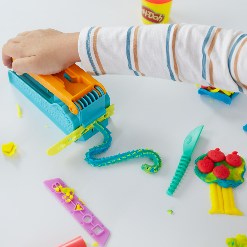 Набір для творчості Hasbro Play-Doh Фабрика веселощів (F8805) - фото 8 Набір для творчості Hasbro Play-Doh Фабрика веселощів (F8805) - фото 8