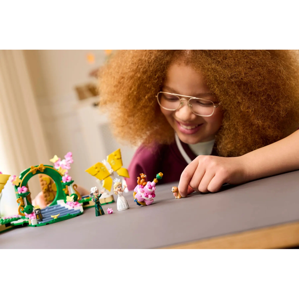 Конструктор LEGO Wicked Весілля Ґлінди (75688) - фото 10 Конструктор LEGO Wicked Весілля Ґлінди (75688) - фото 10