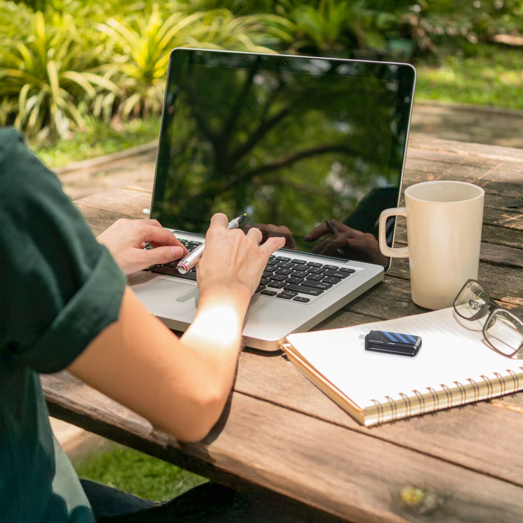 Накопичувач SSD USB 3.2 2TB SC735 ADATA (SC735-2000G-CCBK/BU) - фото 7 Накопичувач SSD USB 3.2 2TB SC735 ADATA (SC735-2000G-CCBK/BU) - фото 7