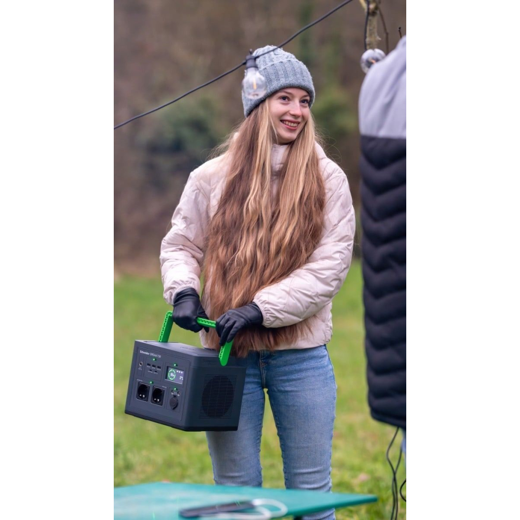 Зарядна станція Schneider Electric 700, 738Wh (PPS730-GR) - фото 5 Зарядна станція Schneider Electric 700, 738Wh (PPS730-GR) - фото 5