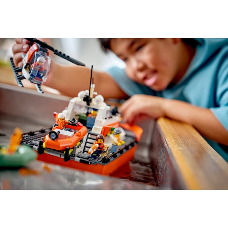 Конструктор LEGO City Рятувальний катер і гелікоптер берегової охорони (60504) - фото 10