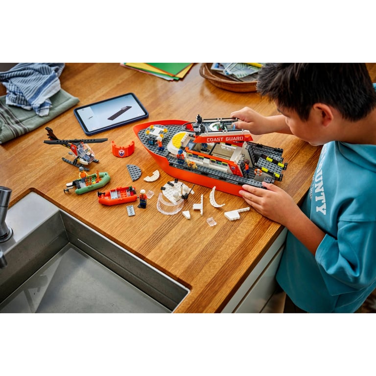 Конструктор LEGO City Рятувальний катер і гелікоптер берегової охорони (60504) - фото 8
