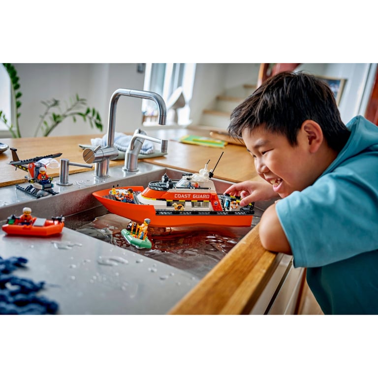 Конструктор LEGO City Рятувальний катер і гелікоптер берегової охорони (60504) - фото 9