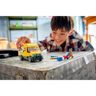 Конструктор LEGO City Фургон LEGO (60500) - фото 10