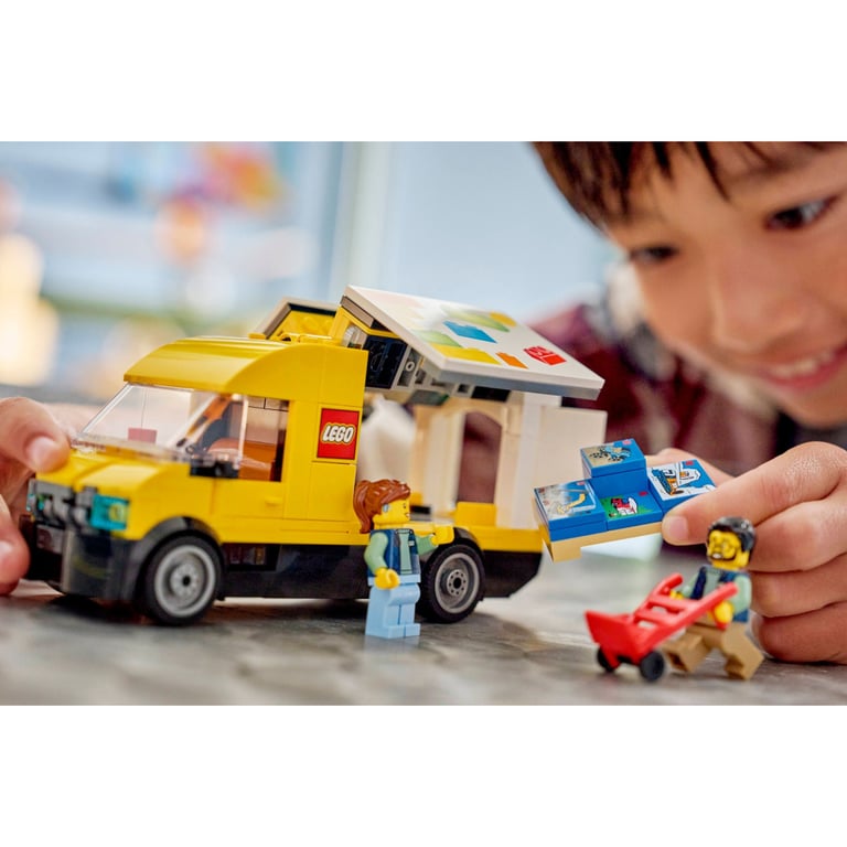 Конструктор LEGO City Фургон LEGO (60500) - фото 9