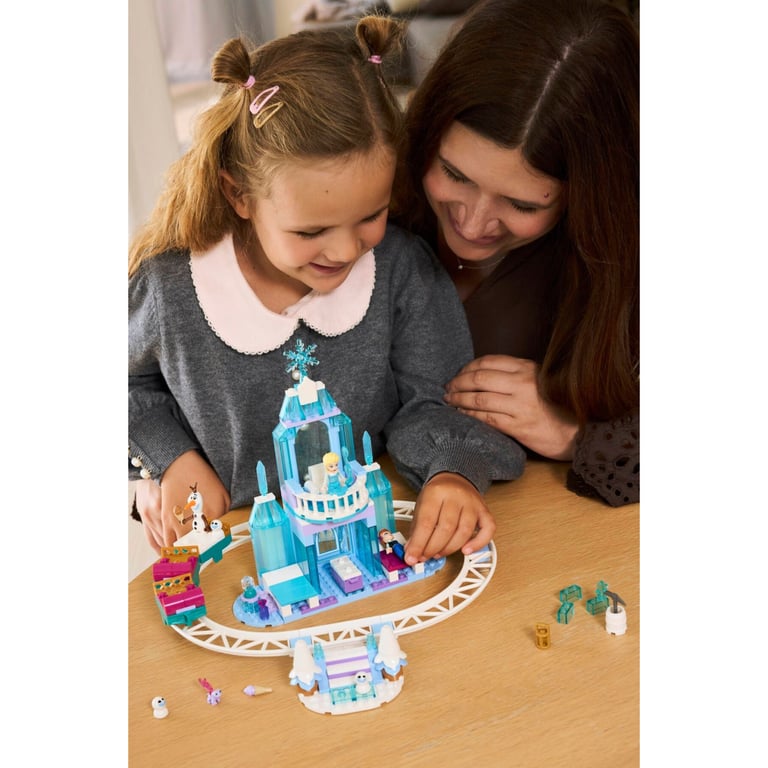 Конструктор LEGO Disney Princess Крижаний палац Ельзи та веселе катання на санчатах (43281) - фото 10