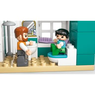 Конструктор LEGO DUPLO Town Сучасний родинний будинок із фігурками 3 в 1 (10470) - фото 6