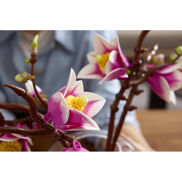 Конструктор LEGO Botanicals Magnolia Branches (11510) - фото 10
