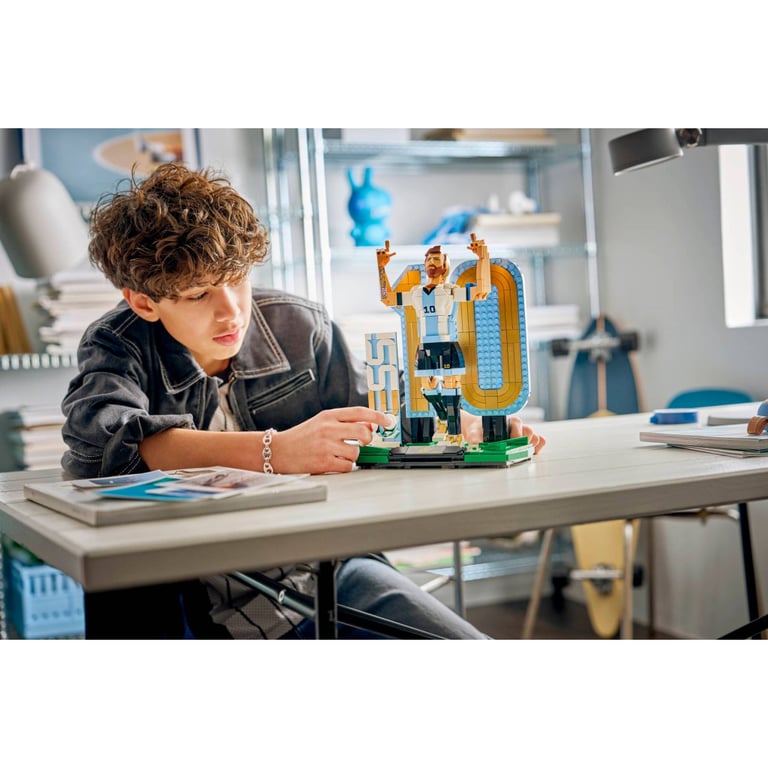Конструктор LEGO Editions Football Ліонель Мессі — легенда футболу (43015) - фото 8